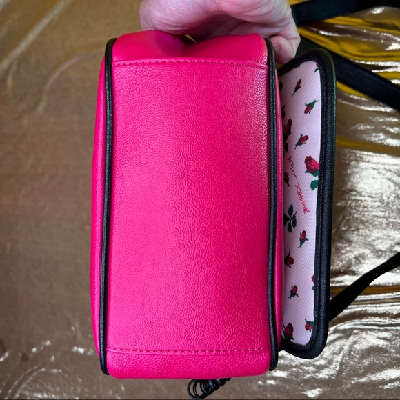 ICONIC! Betsey Johnson phone bag hot pink with black and white striped telephone - Picture 7 of 16